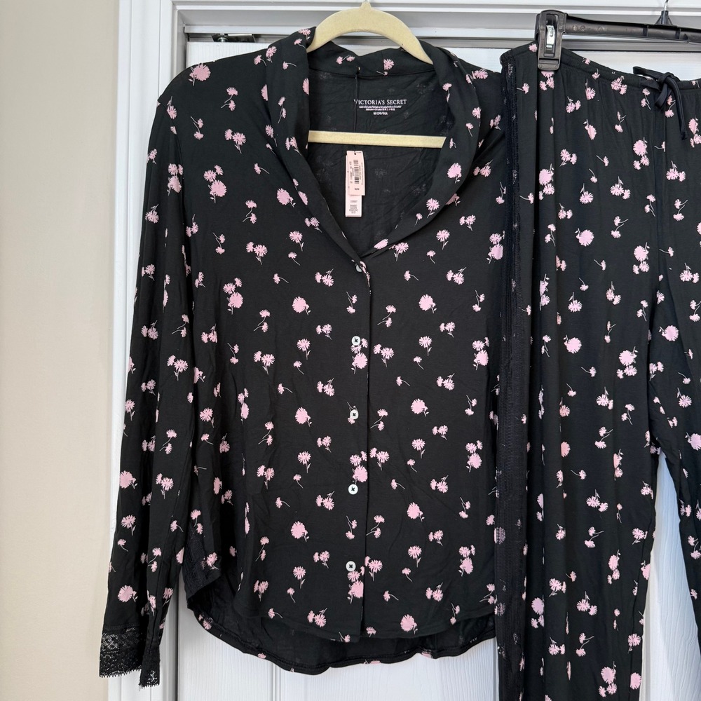 Victorias Secret Pajama Set Medium Black Pink Floral Lace Trim NWT Long Sleeve - Picture 2 of 5